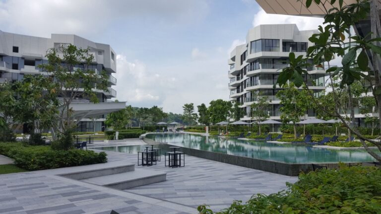 Singapore Green Residential District: Sustainable Aluminum Doors and Windows Application